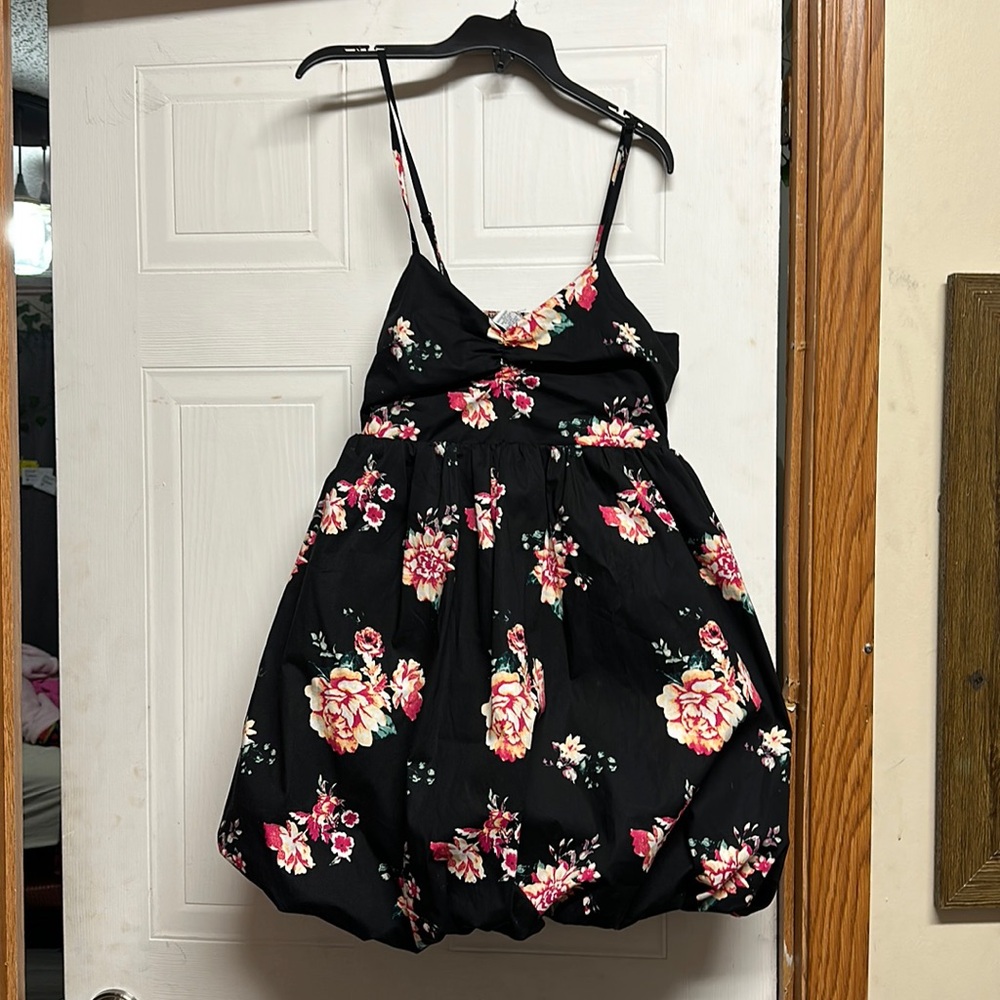 Rue21 dress with flowers. New with tags. Size s